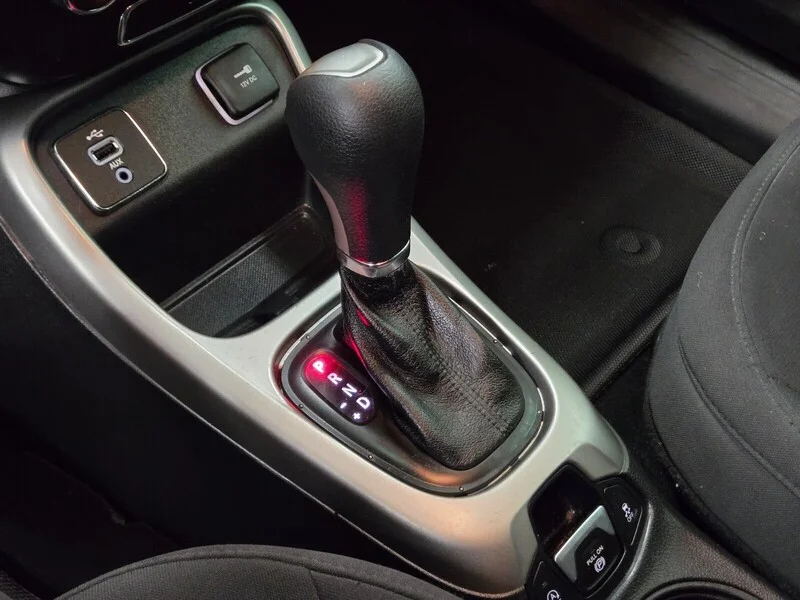 Used 2018 Diamond Black Crystal Pearlcoat Jeep Sport image 19