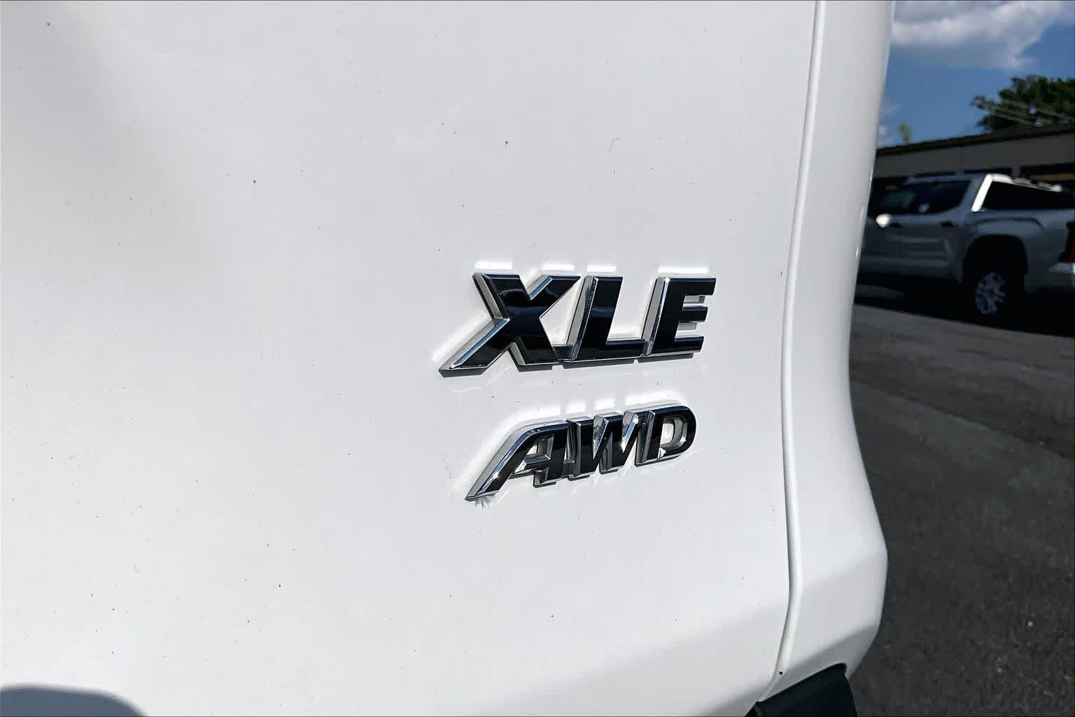 Certified Used 2025 Ice Cap Toyota XLE image 10