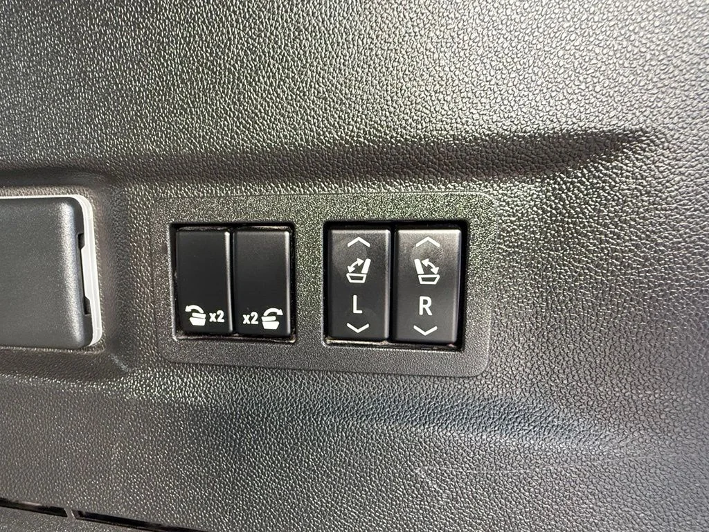 Used 2023 Gray Chevrolet Premier image 17