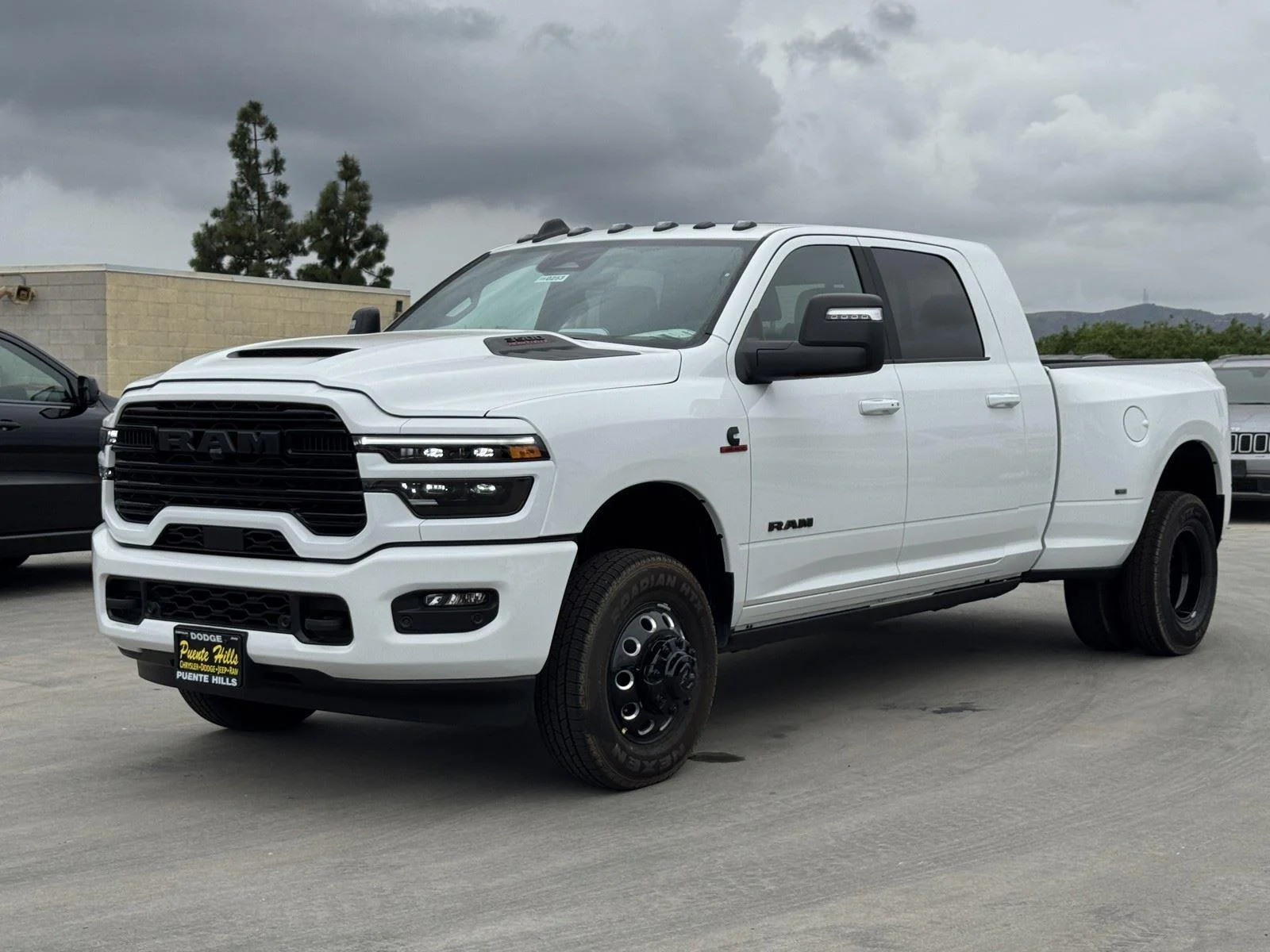 New 2026 Bright White Clear-Coat Exterior Paint RAM Laramie image 3