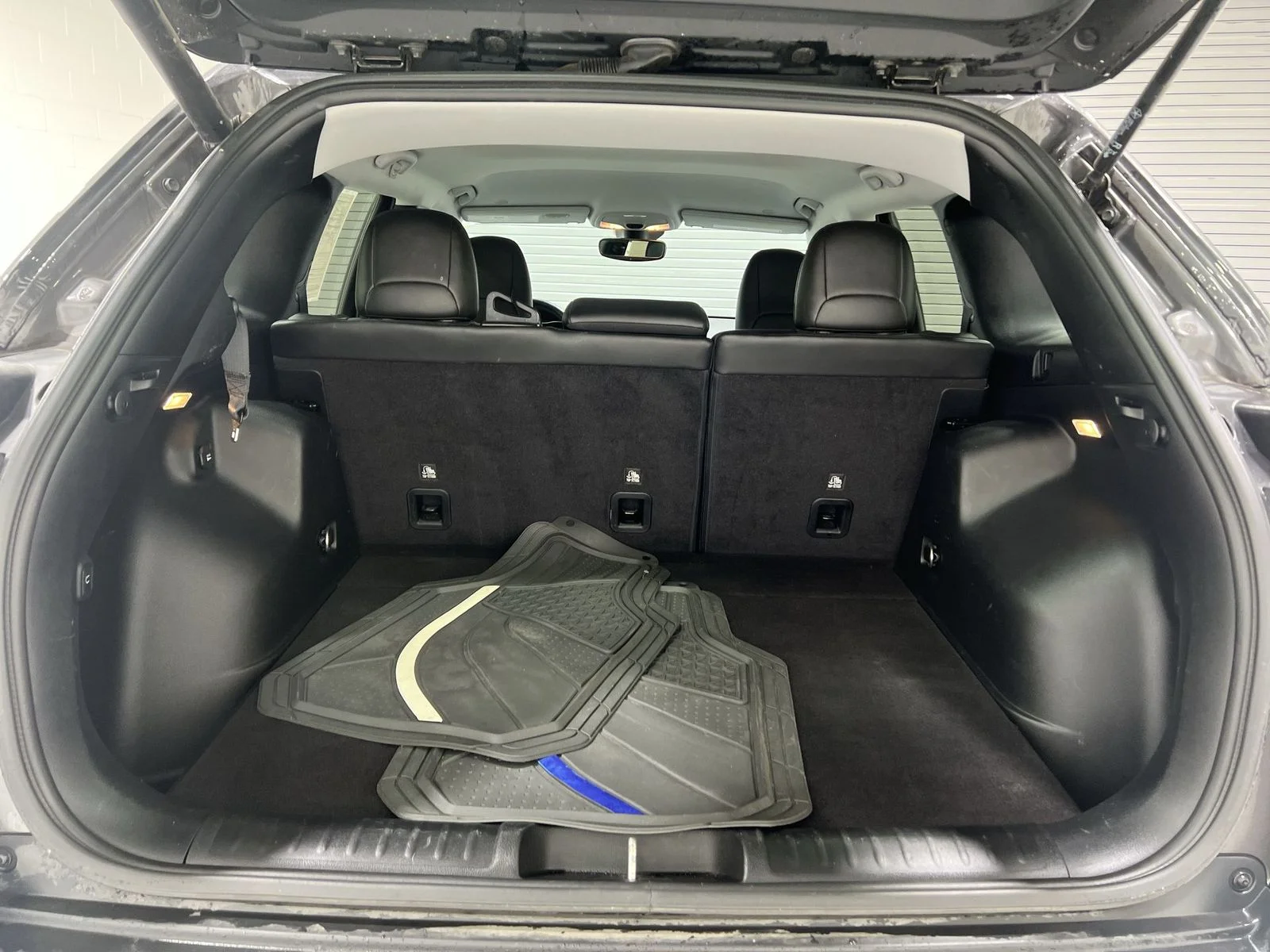 Used 2020 Gray Jeep Latitude Plus image 22