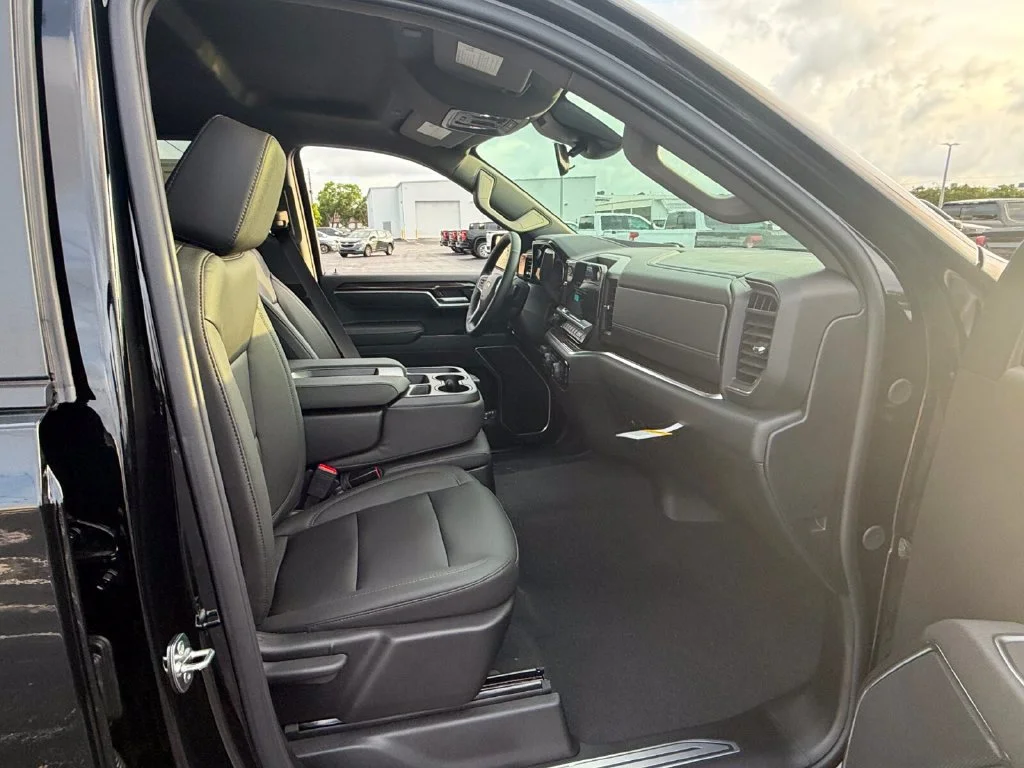 2026 Chevrolet Silverado 1500 LT - Photo 14
