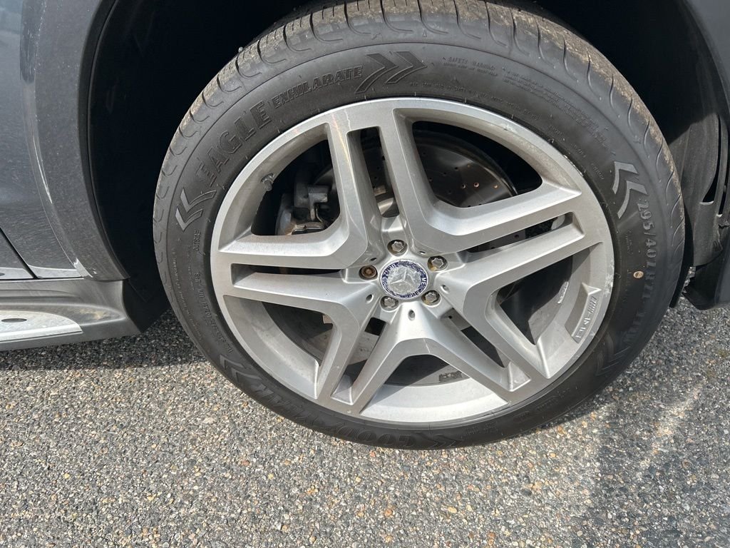 Used 2014  Mercedes-Benz GL 550 image 25