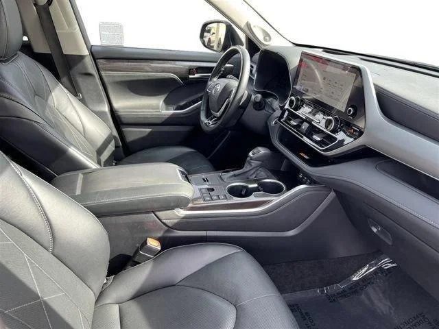 2024 Toyota Highlander Platinum - Photo 45