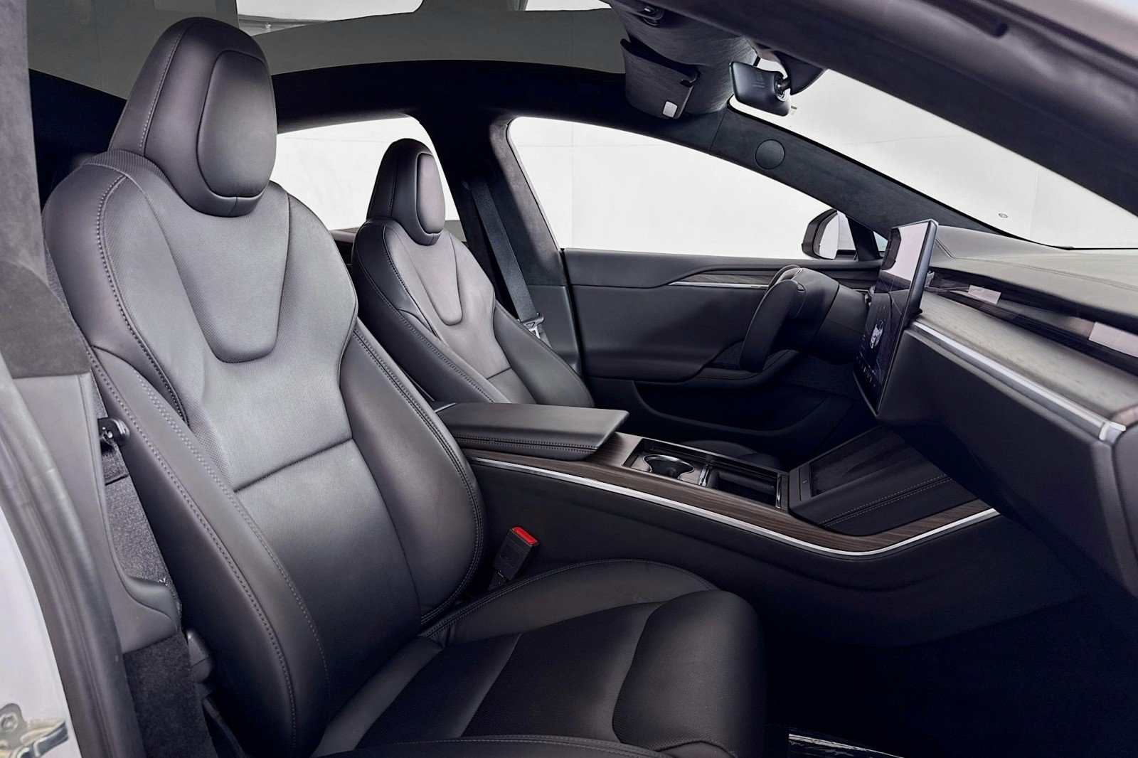 Used 2023 WHITE Tesla Standard Range image 6