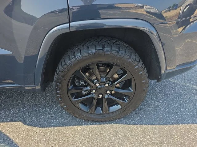 Used 2018 Black Jeep Altitude image 33