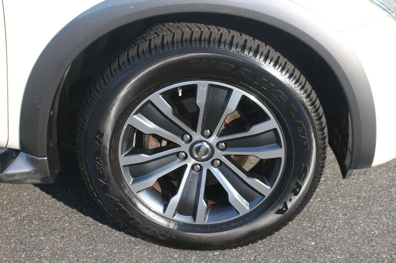 Used 2019 White Nissan SL image 40