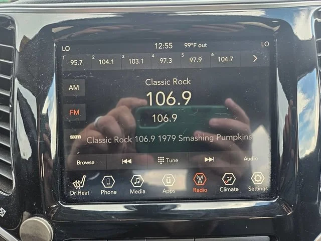 Used 2019 Gray Jeep Limited image 19