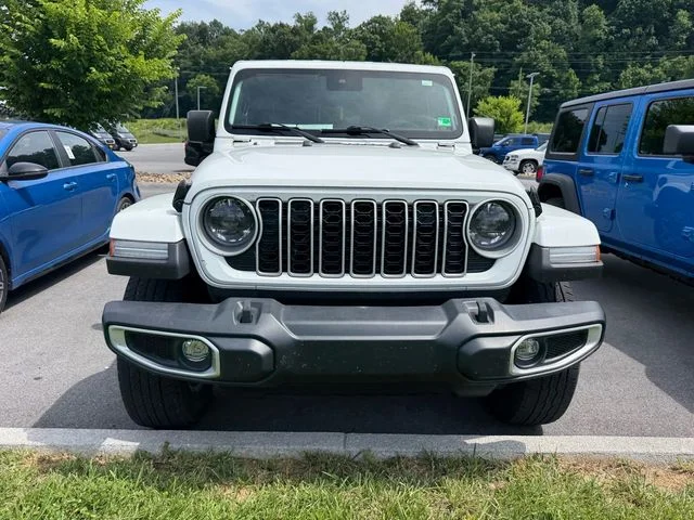 Used 2024 White Jeep Sahara image 6