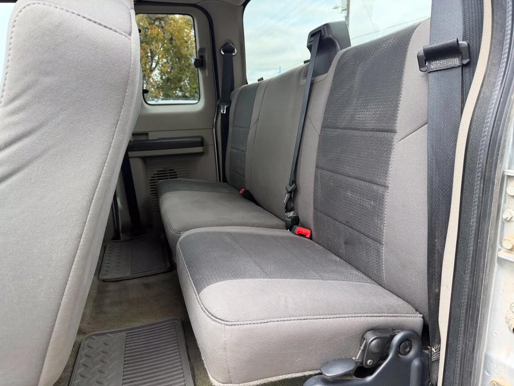 Used 2010 Silver Ford XLT image 17