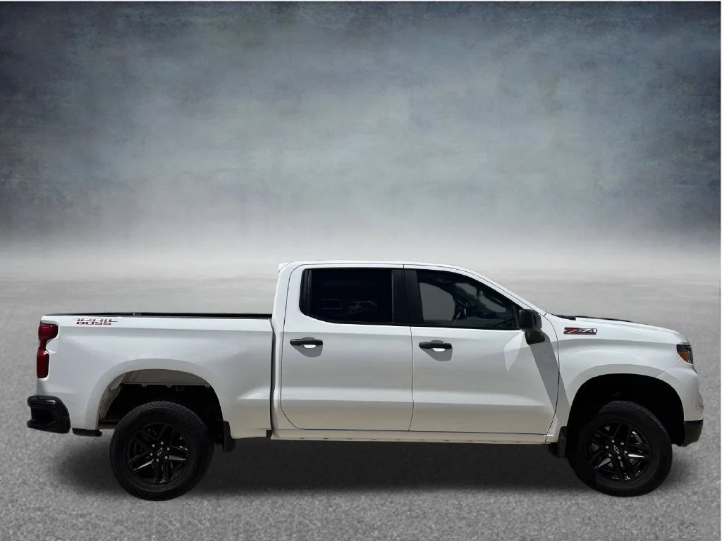 Used 2025 White Chevrolet Custom Trail Boss image 8