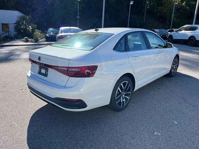2026 Volkswagen Jetta SE - Photo 3