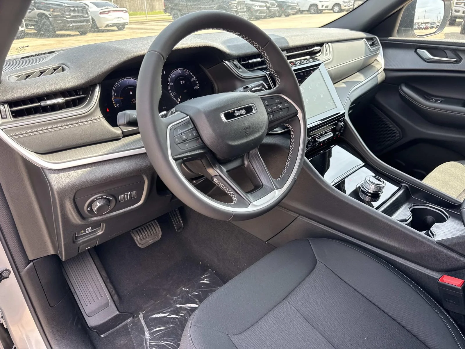 New 2026 Silver Zynith Exterior Paint Jeep Laredo image 9