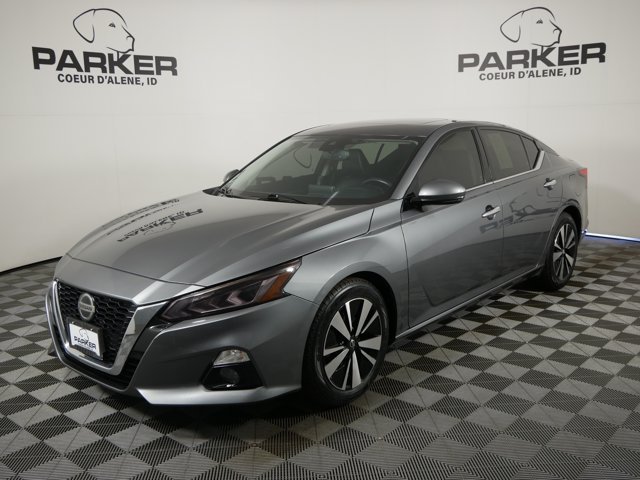 Used 2019 Gun Metallic Nissan SL image 1