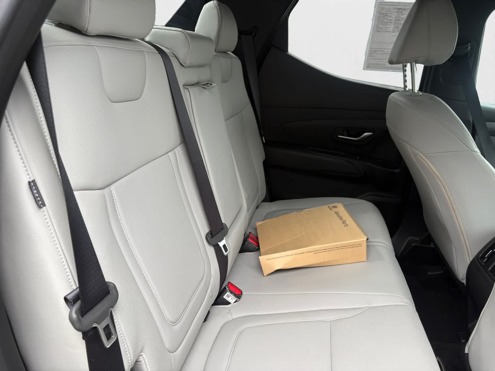 Used 2025 Hampton Gray Hyundai SEL image 15