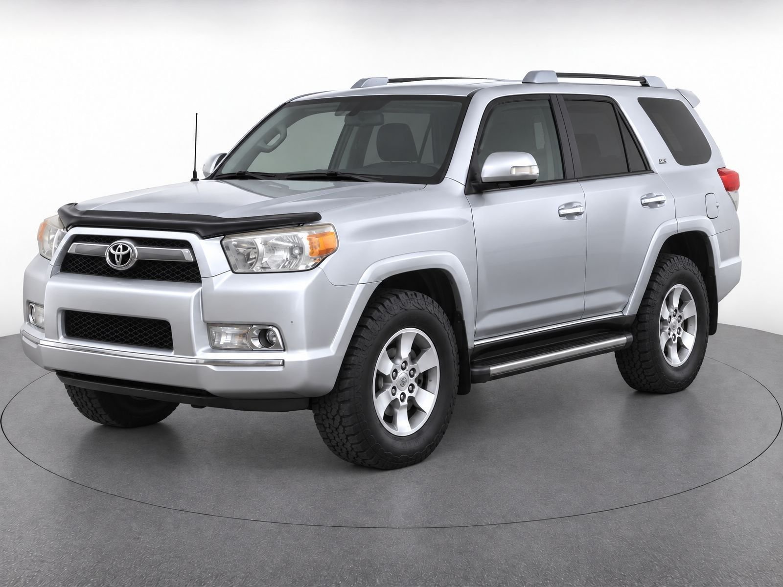 Used 2013 Classic Silver Metallic Toyota SR5 image 1