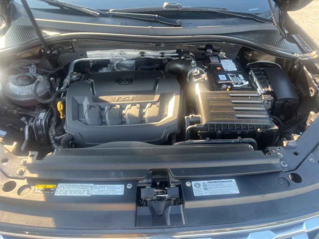 Used 2018 Black Volkswagen 2.0T SEL image 27