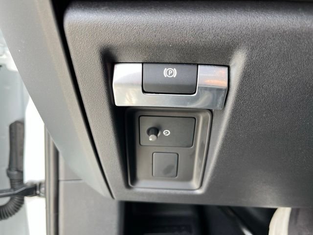 2024 Land Rover Defender X-Dynamic SE - Photo 27