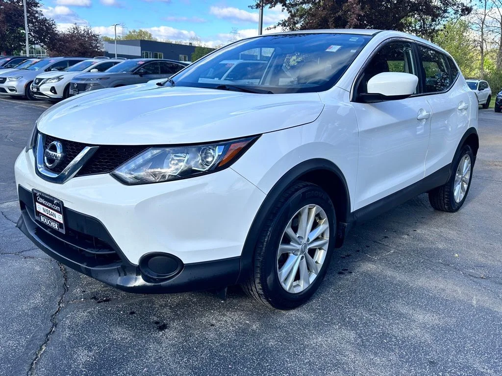 Used 2017 Nissan Rogue Sport S with VIN JN1BJ1CR7HW123649 for sale in Greenfield, WI