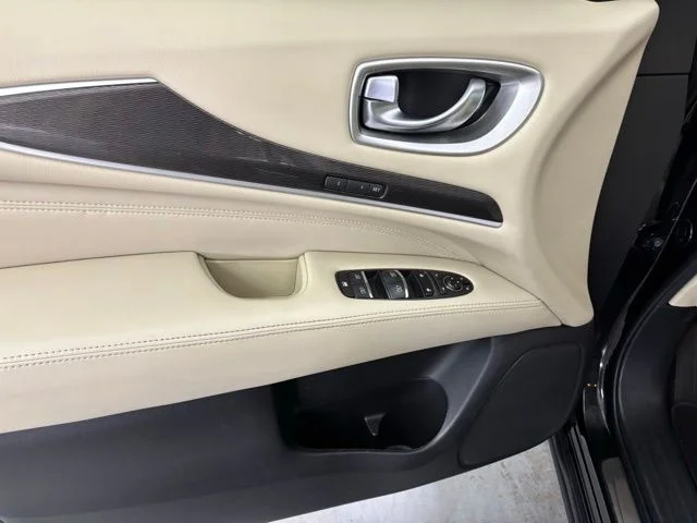 Used 2018 Black Obsidian INFINITI Base image 9