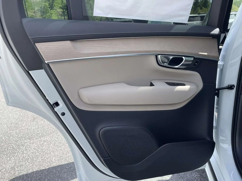 New 2026 Crystal White Volvo Plus image 2