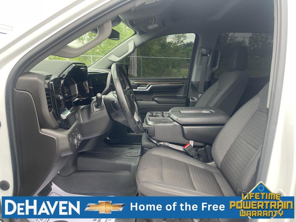 Used 2024 Summit White Chevrolet RST image 19
