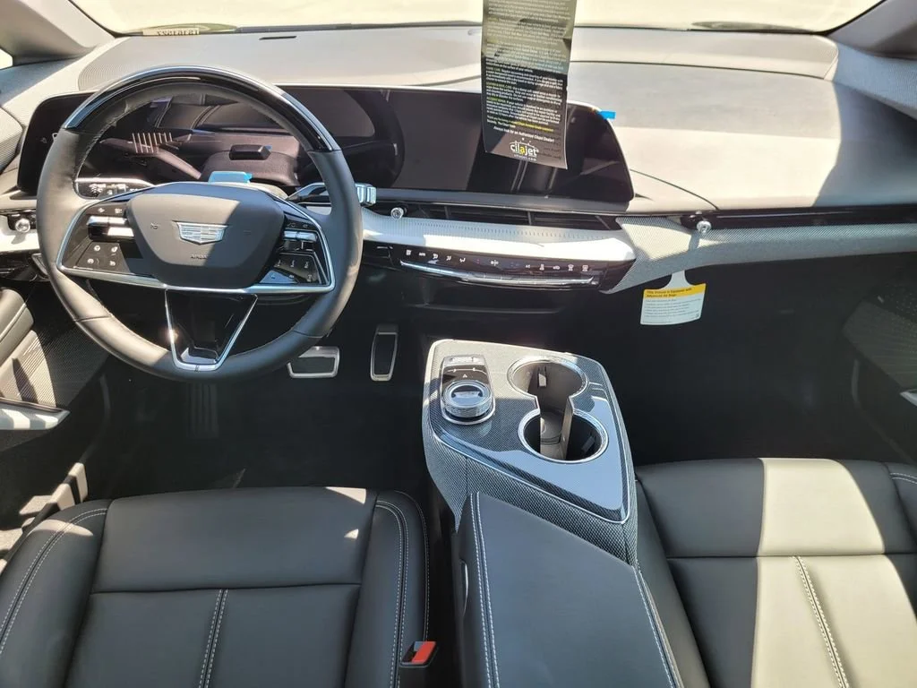 2026 Cadillac OPTIQ Luxury - Photo 10