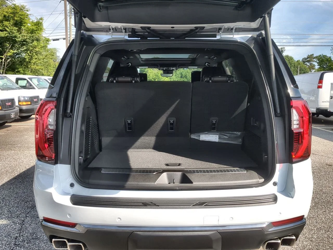 New 2026 Glacier White Tricoat GMC Denali Ultimate image 27
