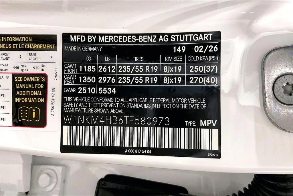 New 2026 Polar White Mercedes-Benz GLC 300 image 30