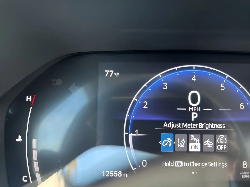 Used 2025 Silver Toyota XLE image 25