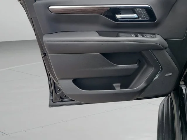 New 2026 Black Chevrolet LT image 19