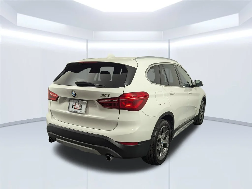 Certified Used 2018 White BMW xDrive28i image 23