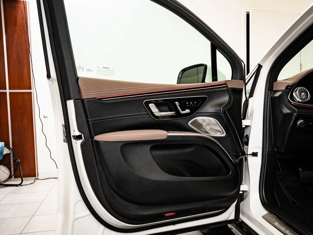 Used 2023 Diamond White Mercedes-Benz 580 image 24