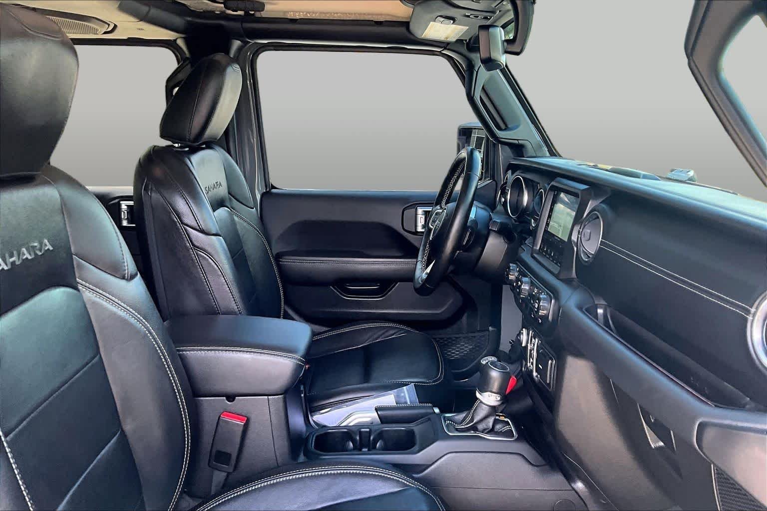 Used 2023 Sting-Gray Clearcoat Jeep Sahara image 9