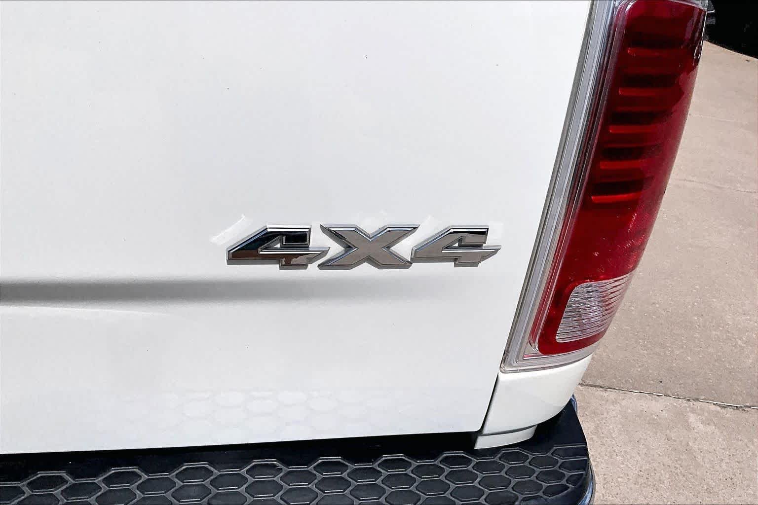 Used 2018 Pearl White Ram Laramie image 11