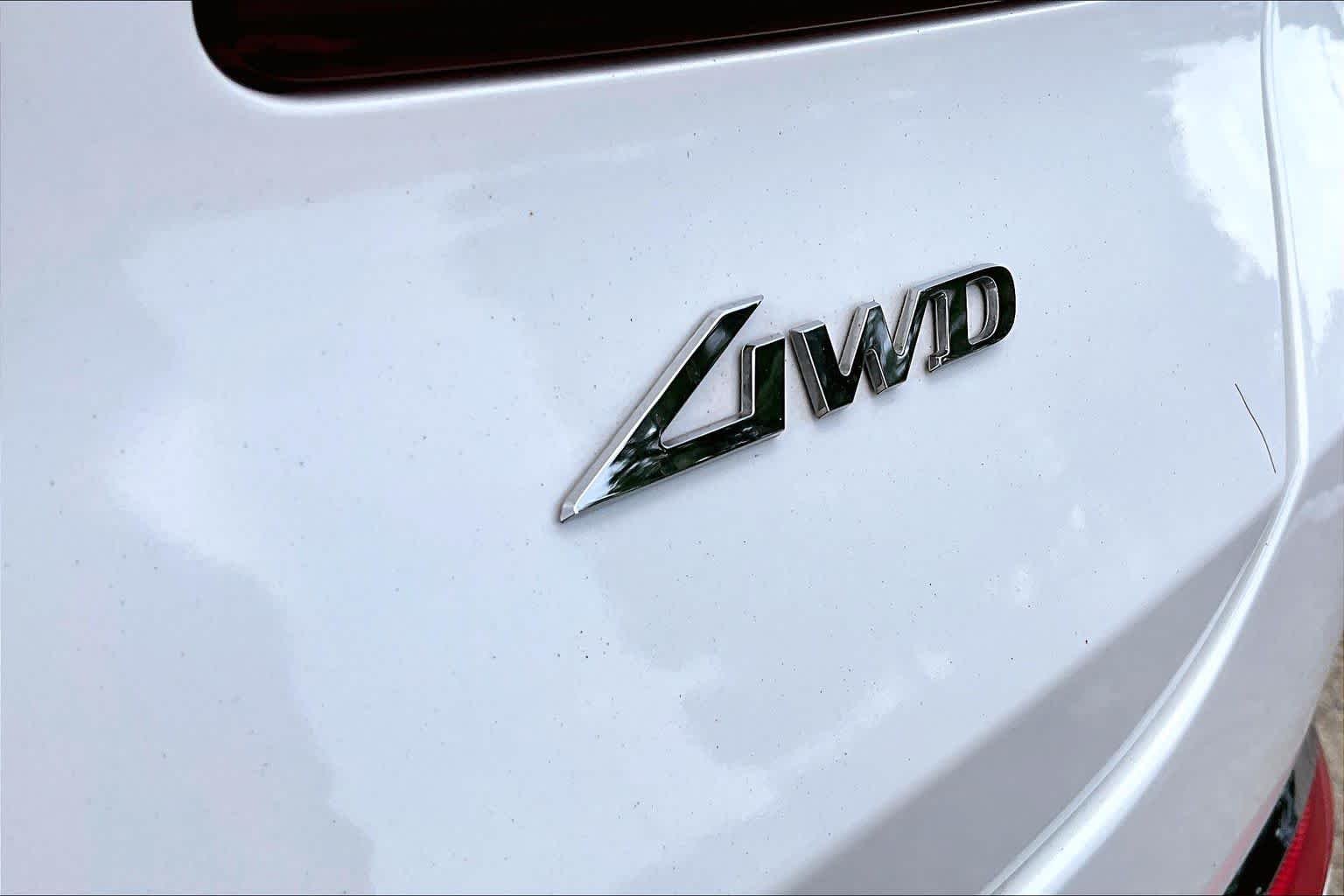 Certified Used 2026 Uyuni White Genesis 2.5T Advanced image 10
