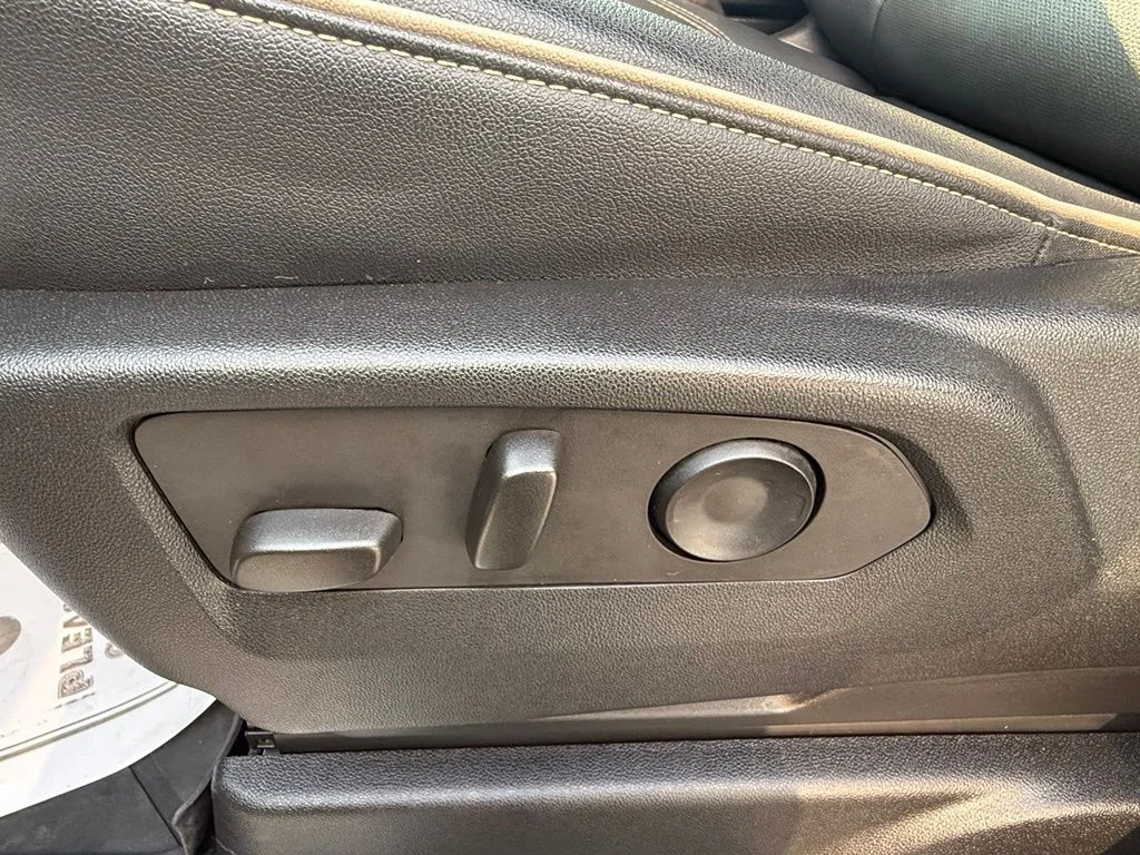Used 2023 Gray Chevrolet Premier image 8