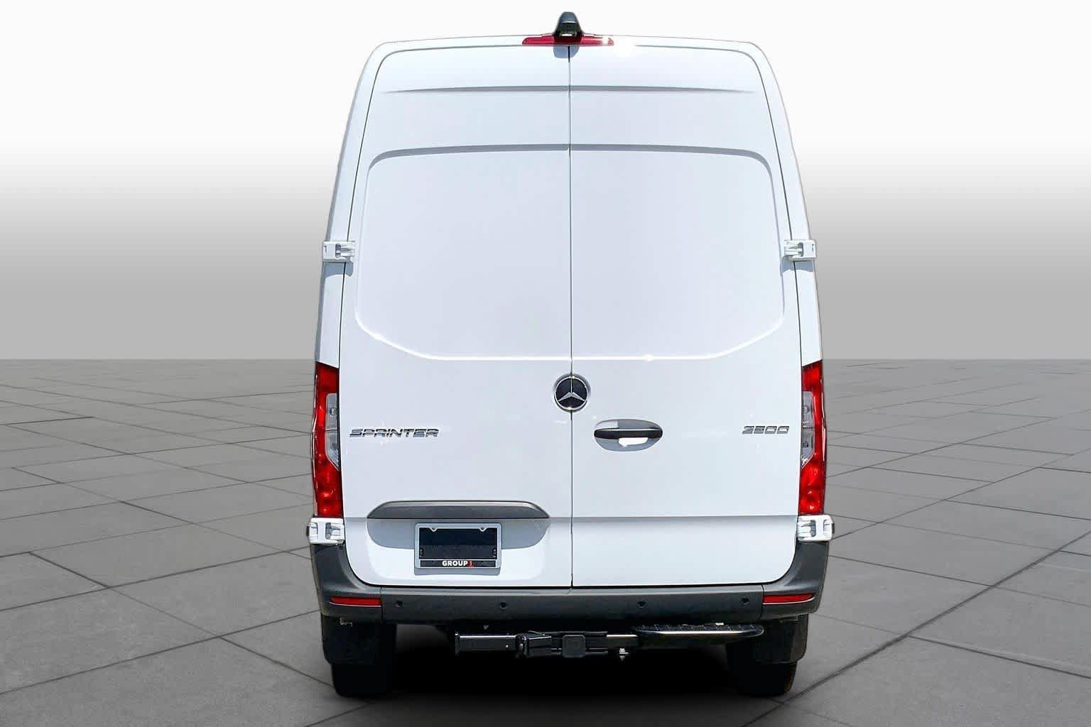 New 2026 Arctic White Mercedes-Benz  image 4
