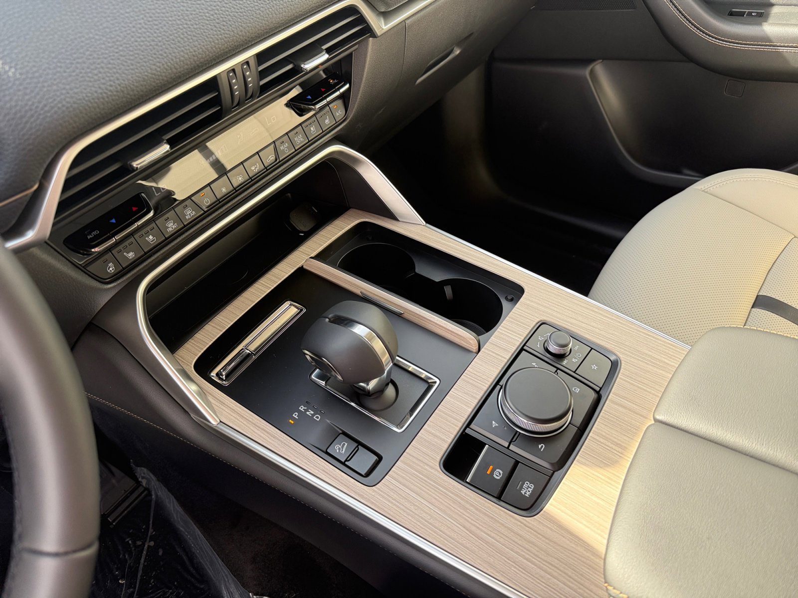 New 2026 Platinum Quartz Mazda Preferred image 13