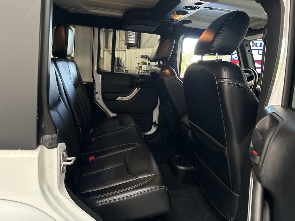Used 2017 Bright White Clearcoat Jeep Unlimited Sahara image 15