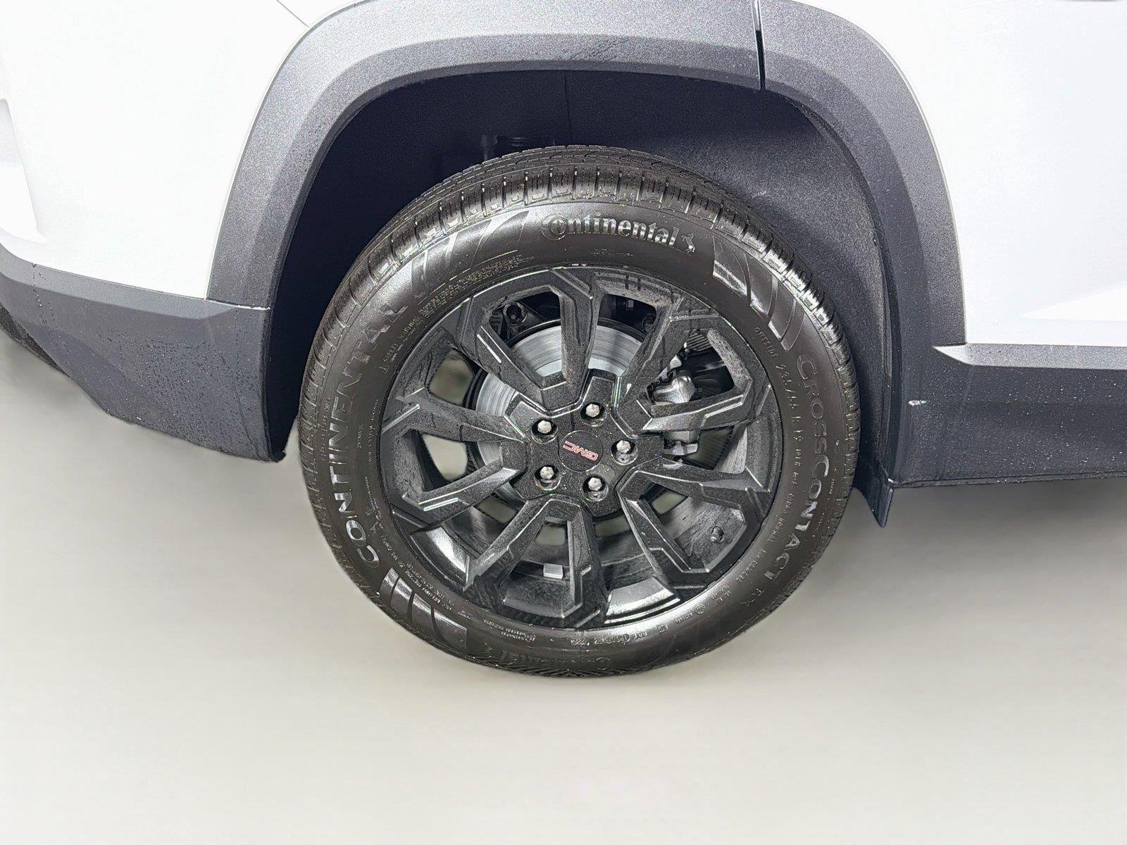 New 2027 Summit White GMC Elevation image 35