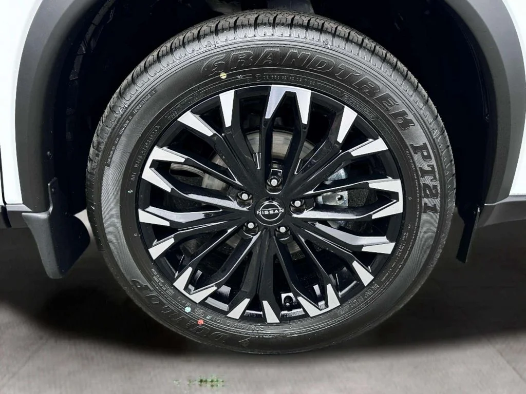 New 2026 Everest White Pearl Tricoat Nissan Dark Armor image 11