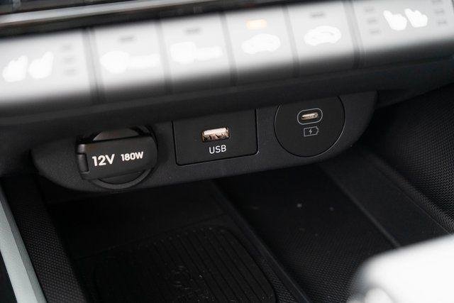 2025 Hyundai Elantra Limited - Photo 25