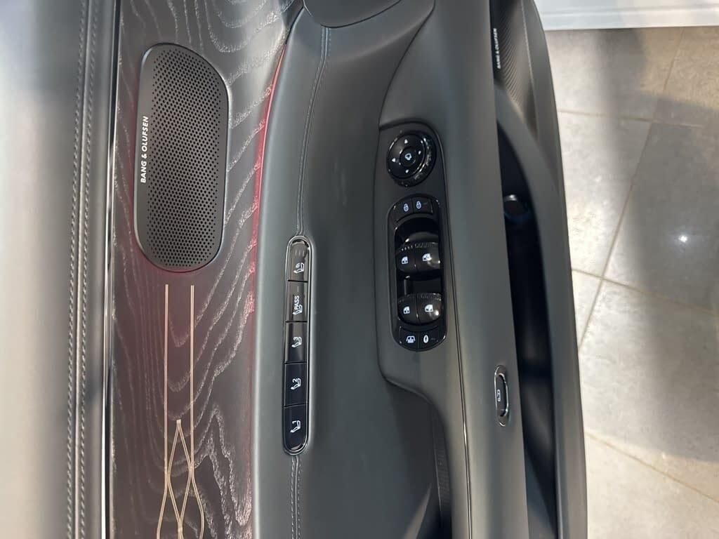 New 2026 White Genesis 3.5T E-SC MHEV PRESTIGE BLACK image 14