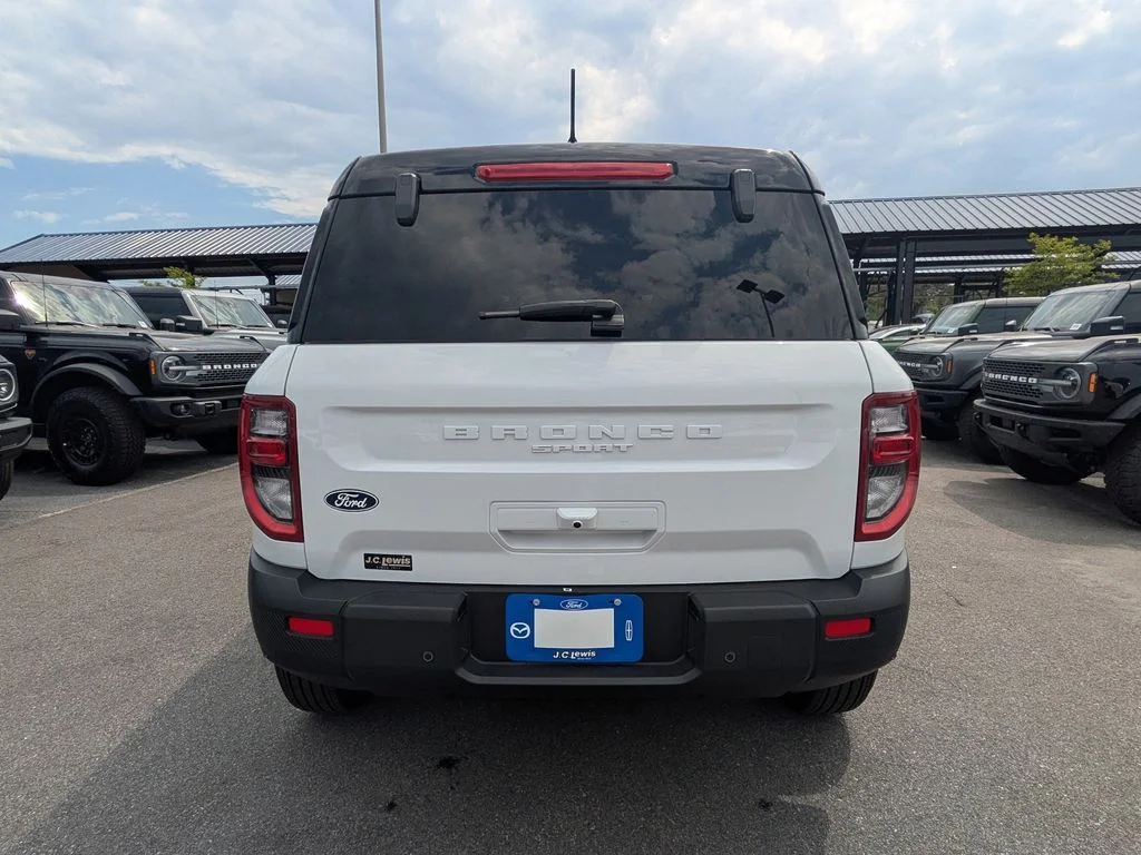 New 2026 Oxford White Ford Outer Banks image 5