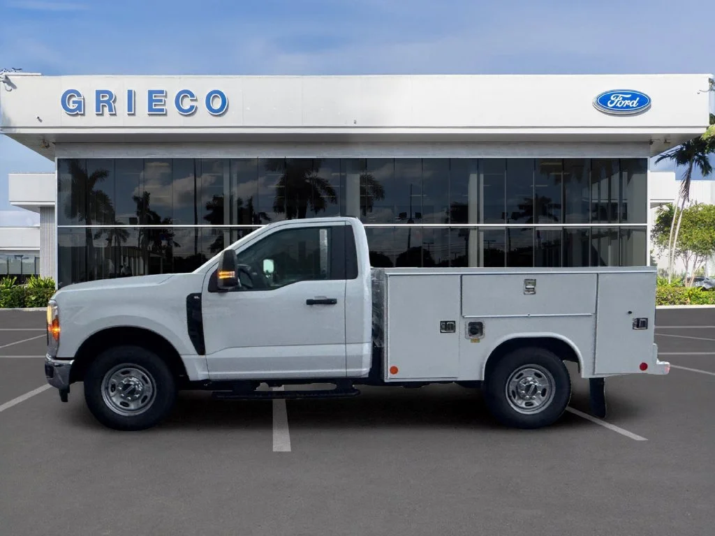 New 2027 White Ford XL image 4