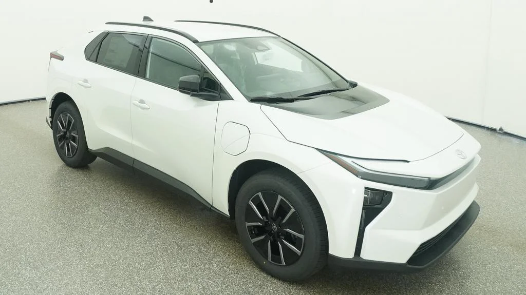 New 2026 Wind Chill Pearl Toyota XLE image 37