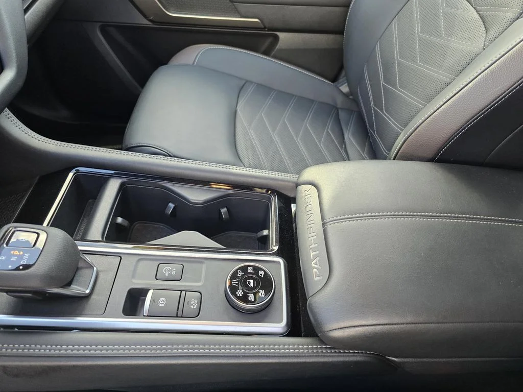 Used 2024 Gray Nissan Platinum 4WD image 18
