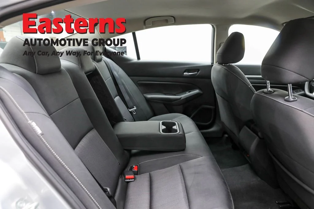 Used 2022 Silver Nissan 2.5 SV image 22