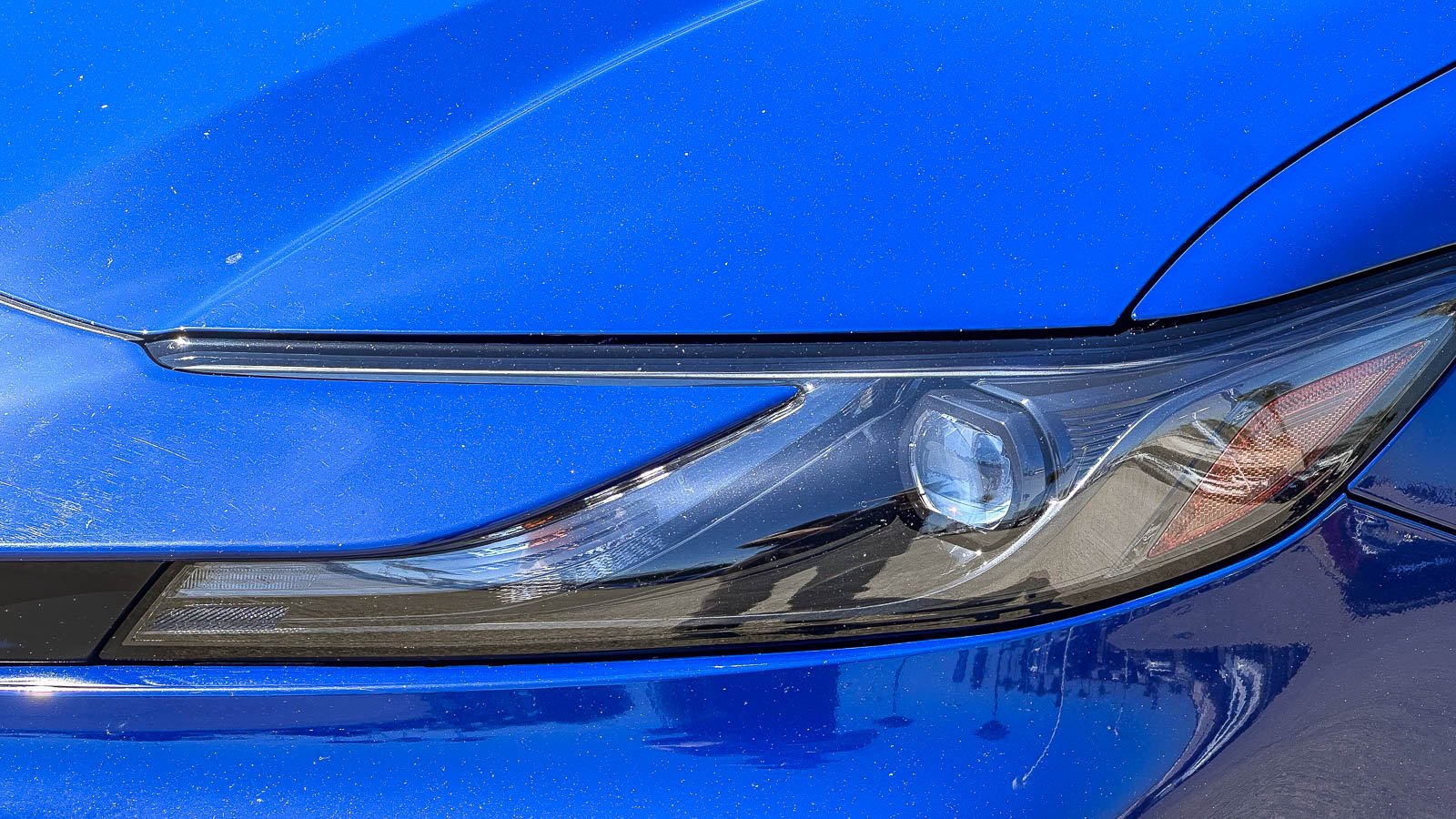 Used 2025 Blue Toyota LE image 4